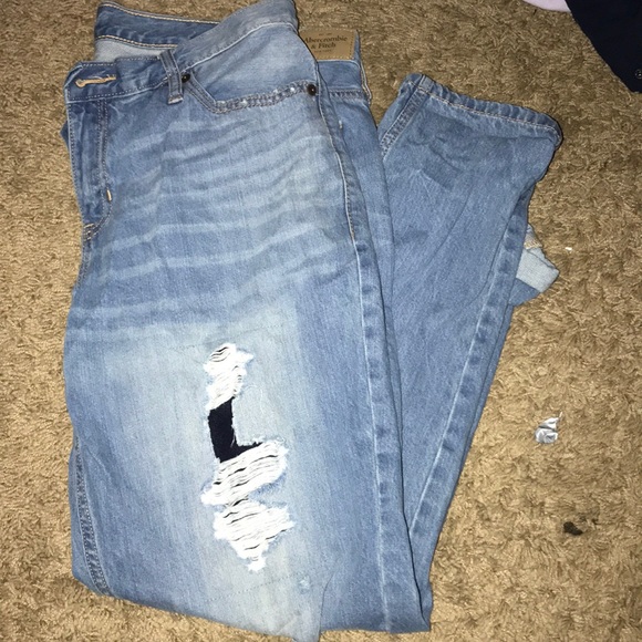 Abercrombie boyfriend jeans - Picture 2 of 4